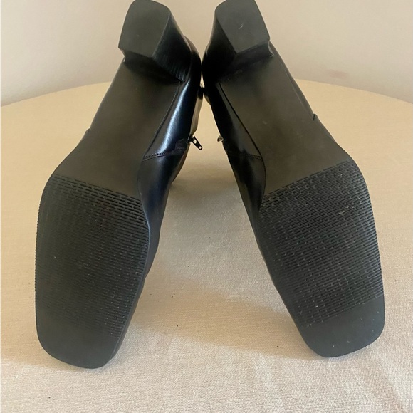 Talbots heeled black boots in size 8 M - Picture 7 of 7